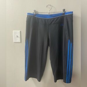 Women’s Adidas Climalite Black with blue athletic yoga capris pants size XL